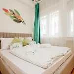 Anthony's With Balcony In Downtown Апартаменты Будапешт