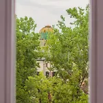 Anthony's With Balcony In Downtown
