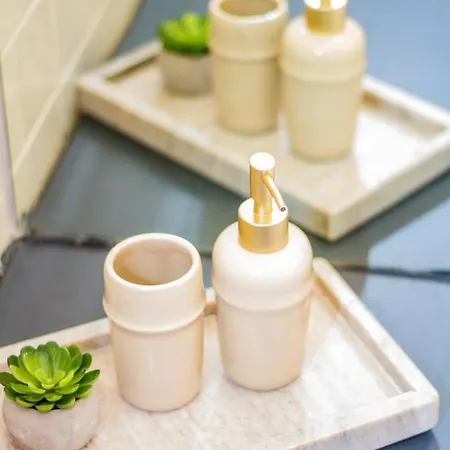 شقة Anthony's With Balcony In Downtown بودابست